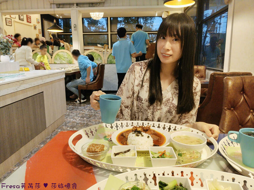 嘉義縣中埔鄉嘉義飯店【詩情夢幻城堡】飛行吧！溜滑梯房＋兒童跑車免費盡情玩.煙火晚會＋魔術表演＋仙女棒＋爆米花超嗨