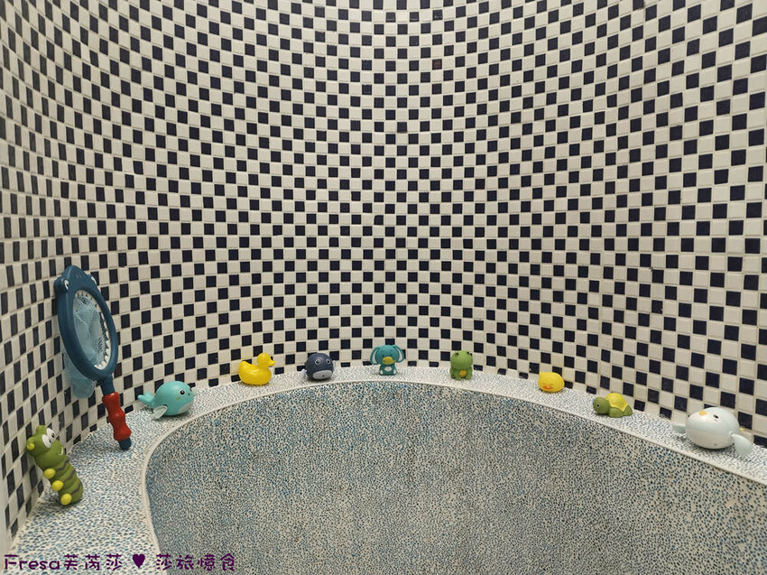 嘉義縣中埔鄉嘉義飯店【詩情夢幻城堡】飛行吧！溜滑梯房＋兒童跑車免費盡情玩.煙火晚會＋魔術表演＋仙女棒＋爆米花超嗨