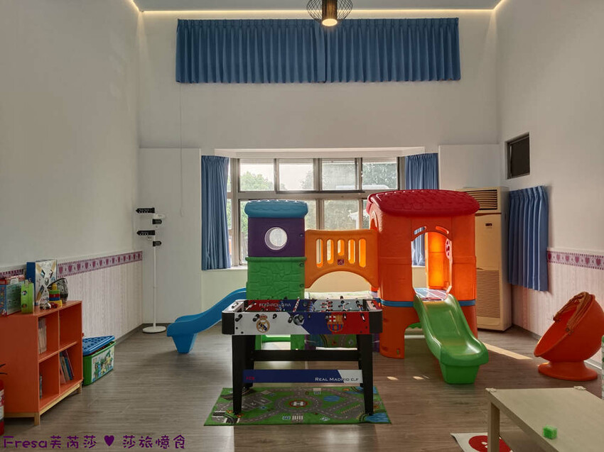 嘉義縣中埔鄉嘉義飯店【詩情夢幻城堡】飛行吧！溜滑梯房＋兒童跑車免費盡情玩.煙火晚會＋魔術表演＋仙女棒＋爆米花超嗨