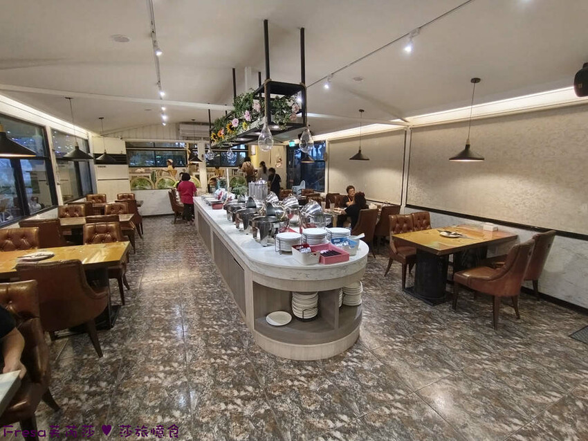 嘉義縣中埔鄉嘉義飯店【詩情夢幻城堡】飛行吧！溜滑梯房＋兒童跑車免費盡情玩.煙火晚會＋魔術表演＋仙女棒＋爆米花超嗨