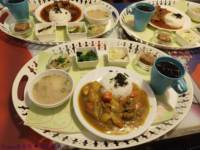 嘉義縣中埔鄉嘉義飯店【詩情夢幻城堡】飛行吧！溜滑梯房＋兒童跑車免費盡情玩.煙火晚會＋魔術表演＋仙女棒＋爆米花超嗨