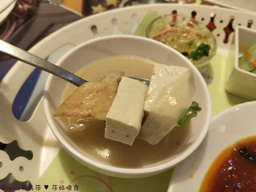 嘉義縣中埔鄉嘉義飯店【詩情夢幻城堡】飛行吧！溜滑梯房＋兒童跑車免費盡情玩.煙火晚會＋魔術表演＋仙女棒＋爆米花超嗨