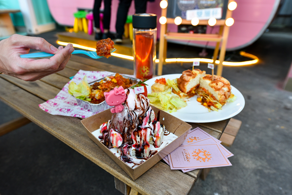 I Felice Uno貨櫃聚落：台中西屯區美食-UNO市集粉色貨櫃屋，少女心噴發之繽紛冰淇淋，讓人彷彿置身在迪士尼！