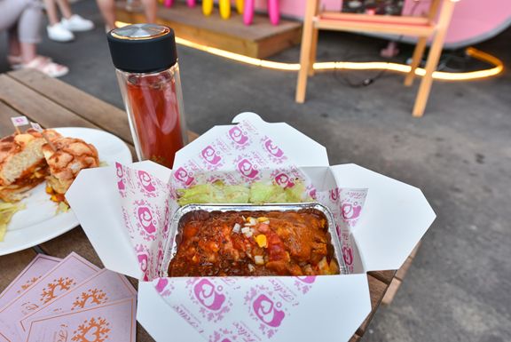 I Felice Uno貨櫃聚落：台中西屯區美食-UNO市集粉色貨櫃屋，少女心噴發之繽紛冰淇淋，讓人彷彿置身在迪士尼！