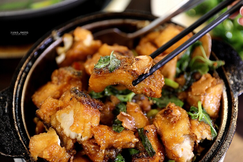 傳承第三代40年石門活魚多吃老店!草魚&烏鰡現撈現烹調|十一份活魚餐廳(桃園大溪美食)