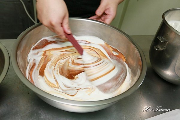 栗卡朵洋菓子工坊:【台南美食】惡魔般存在的特濃法式巧克力蛋糕!學甲區隱藏版的五星級甜點:栗卡朵洋菓子工坊