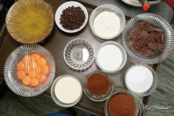 栗卡朵洋菓子工坊:【台南美食】惡魔般存在的特濃法式巧克力蛋糕!學甲區隱藏版的五星級甜點:栗卡朵洋菓子工坊