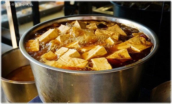 食神滷味 台中靜宜店：台中沙鹿』食神滷味靜宜店║食神到！銅板小吃、宵夜新選擇！獨家麻辣燙，多項食材，不同的香辣快感～