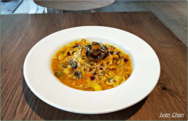 R. mosu沐蔬輕食尚：《雙連蔬食早午餐》假日用餐在時尚健康品味兼具的『R. mosu沐蔬輕食尚』