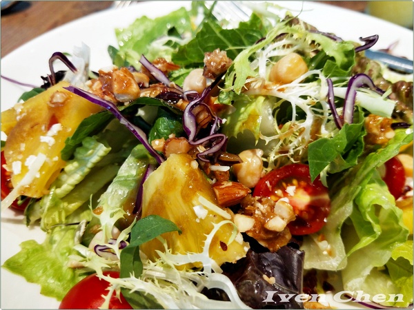 R. mosu沐蔬輕食尚：《雙連蔬食早午餐》假日用餐在時尚健康品味兼具的『R. mosu沐蔬輕食尚』