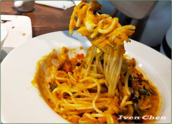 R. mosu沐蔬輕食尚：《雙連蔬食早午餐》假日用餐在時尚健康品味兼具的『R. mosu沐蔬輕食尚』