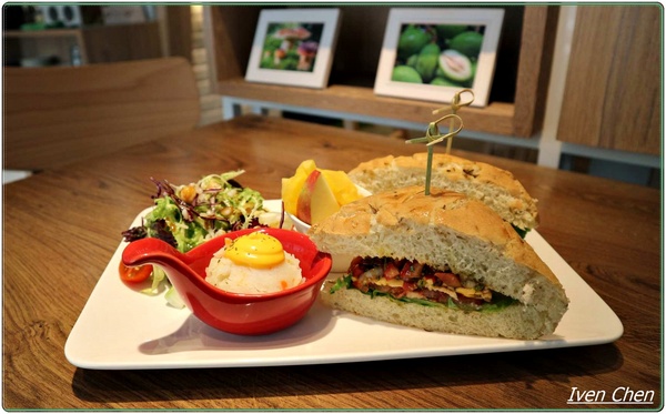 R. mosu沐蔬輕食尚：《雙連蔬食早午餐》假日用餐在時尚健康品味兼具的『R. mosu沐蔬輕食尚』