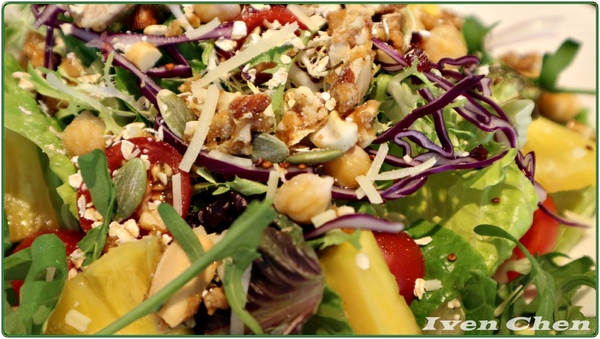 R. mosu沐蔬輕食尚：《雙連蔬食早午餐》假日用餐在時尚健康品味兼具的『R. mosu沐蔬輕食尚』