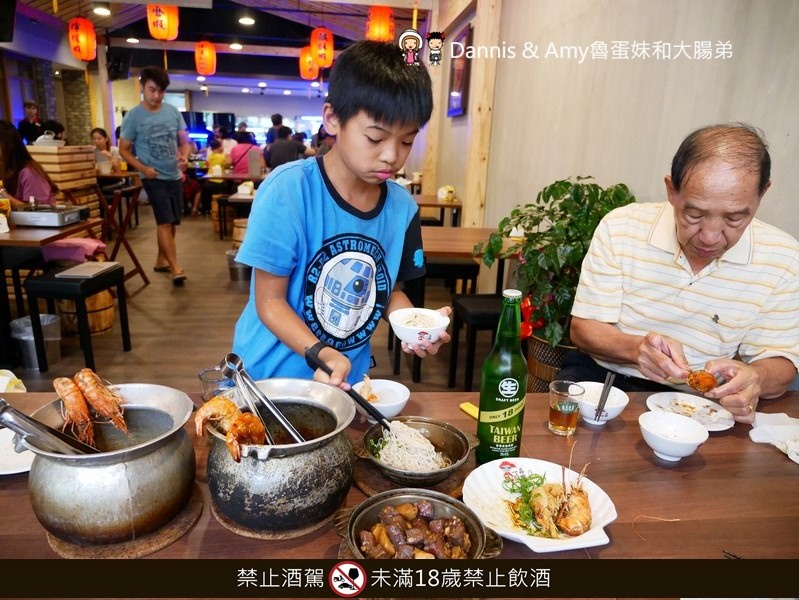 《新竹竹北聚餐推薦餐廳》一品活蝦竹北旗艦店。現撈泰國蝦美食餐廳。下班約會聚餐好去處。還有超大親子空間設計︱(影片)