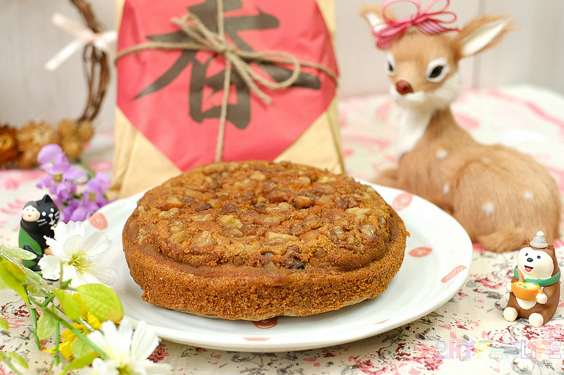 宅配禮盒,宅配美食,年節禮盒,年節送禮,東台灣黃老爹烘焙坊,烤年糕,黃老爹烘焙坊,黑糖年糕,黑糖核桃烤年糕 @強生與小吠的Hyper人蔘~