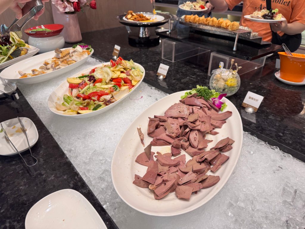 宜蘭羅東住宿 溫泉飯店【村却國際溫泉酒店】一泊二食 高空酒吧 房內雙湯池！ - 雁雁｜美食 旅遊 生活娛樂