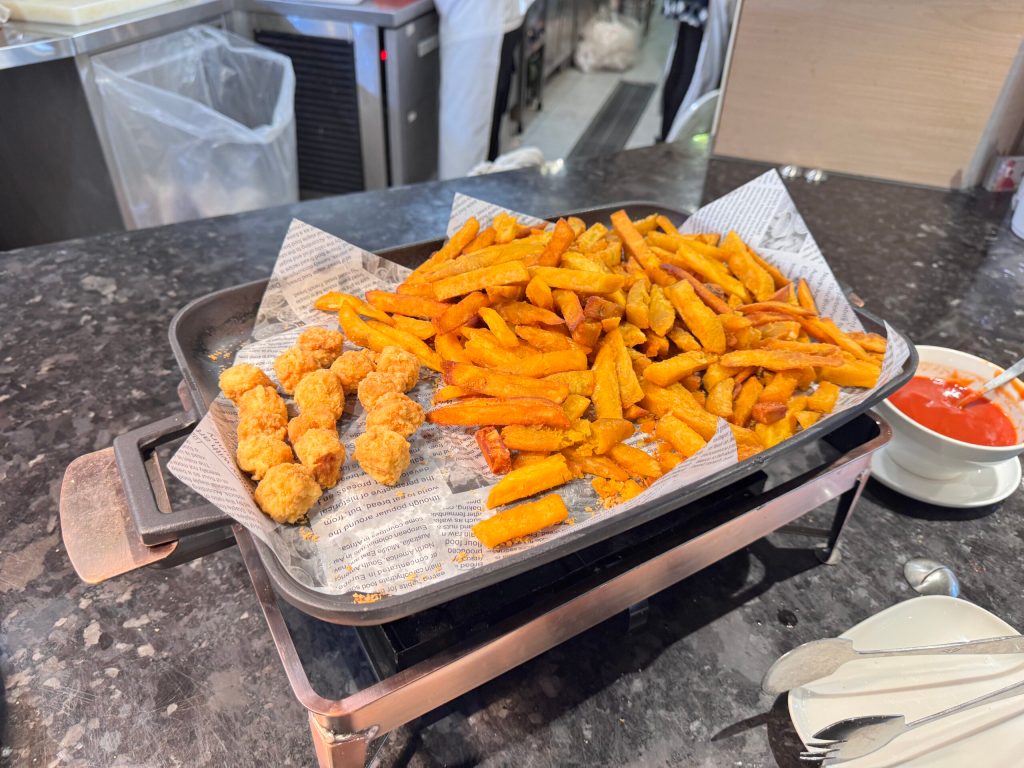 宜蘭羅東住宿 溫泉飯店【村却國際溫泉酒店】一泊二食 高空酒吧 房內雙湯池！ - 雁雁｜美食 旅遊 生活娛樂