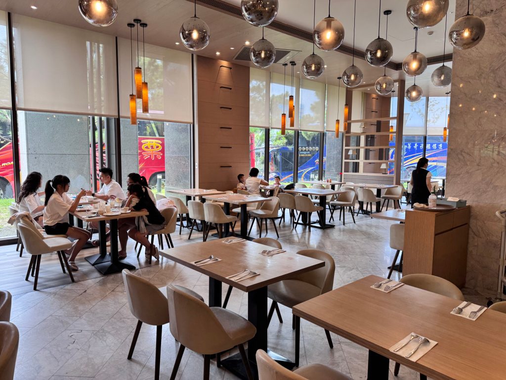 宜蘭羅東住宿 溫泉飯店【村却國際溫泉酒店】一泊二食 高空酒吧 房內雙湯池！ - 雁雁｜美食 旅遊 生活娛樂