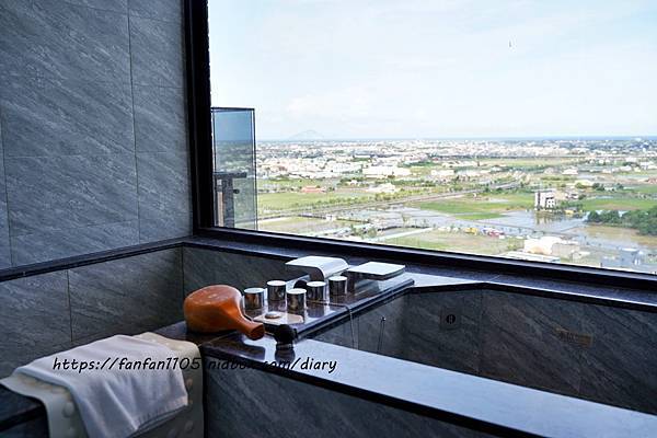 【羅東住宿推薦】村却國際溫泉酒店 一泊二食 #泡湯 #游泳池 #空中酒吧 #百萬夜景 親子住宿旅遊的好選擇 (23).JPG