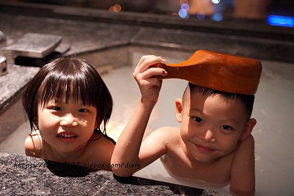 【羅東住宿推薦】村却國際溫泉酒店 一泊二食 #泡湯 #游泳池 #空中酒吧 #百萬夜景 親子住宿旅遊的好選擇 (56).JPG