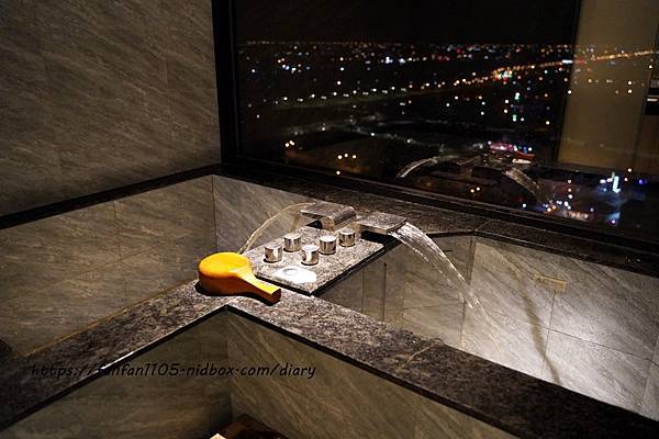 【羅東住宿推薦】村却國際溫泉酒店 一泊二食 #泡湯 #游泳池 #空中酒吧 #百萬夜景 親子住宿旅遊的好選擇 (50).JPG