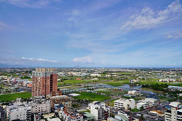 【羅東住宿推薦】村却國際溫泉酒店 一泊二食 #泡湯 #游泳池 #空中酒吧 #百萬夜景 親子住宿旅遊的好選擇 (25).JPG