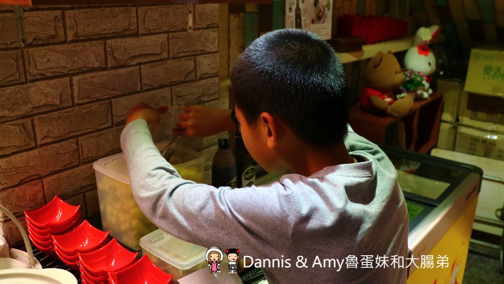 《竹北美食》Bingo賓果廚房。聚餐首選香草烤雞需提前預訂。平價鐵板海陸義大利麵排餐。健康薑黃燉飯。自助吧無限享用︱新竹喜來登飯店附近（影片）