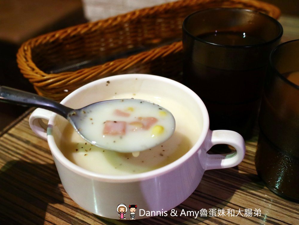 《竹北美食》Bingo賓果廚房。聚餐首選香草烤雞需提前預訂。平價鐵板海陸義大利麵排餐。健康薑黃燉飯。自助吧無限享用︱新竹喜來登飯店附近（影片）