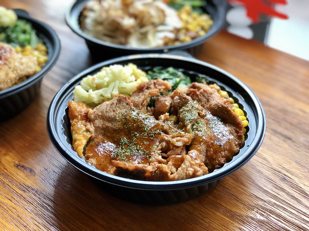 [台北松山] 台北便當推薦 / 吃膩了台鐵便當、池上便當來試試異國風味便當 / 弁當工場世大運選手指定便當 / 台北便當外送第一品牌