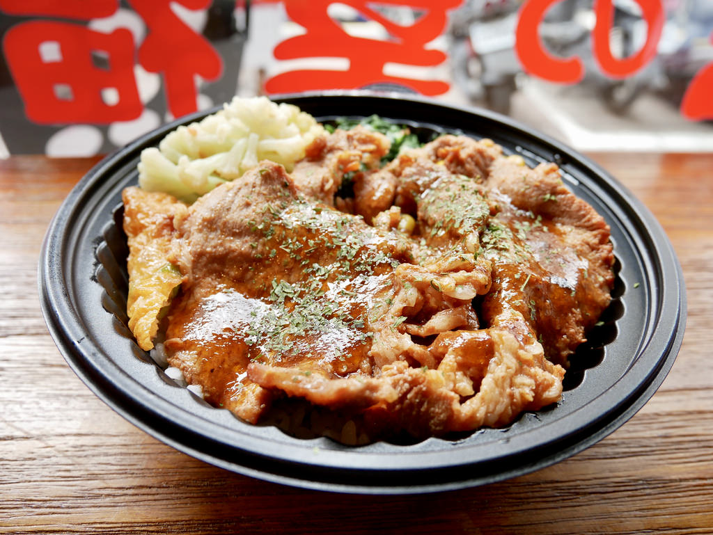 [台北松山] 台北便當推薦 / 吃膩了台鐵便當、池上便當來試試異國風味便當 / 弁當工場世大運選手指定便當 / 台北便當外送第一品牌