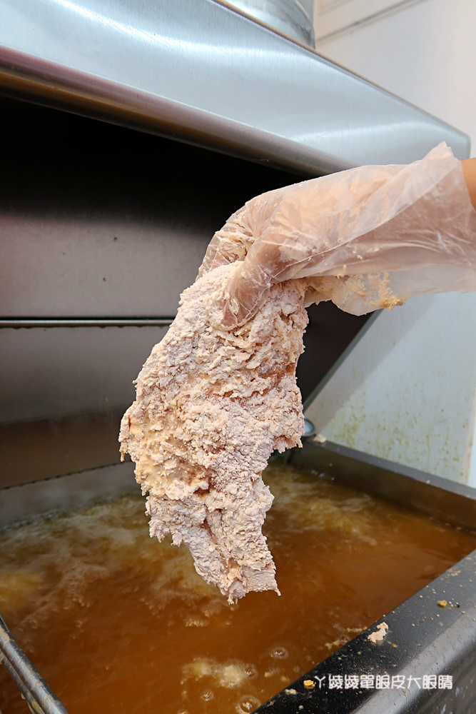 昌平炸雞王新竹南大店，新竹超人氣邪惡雞排！爆紅秘訣就是外皮酥脆鮮嫩多汁