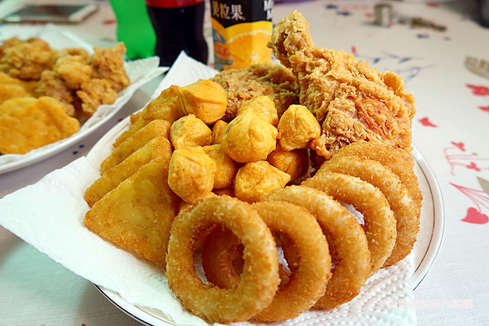 昌平炸雞王新竹南大店，新竹超人氣邪惡雞排！爆紅秘訣就是外皮酥脆鮮嫩多汁