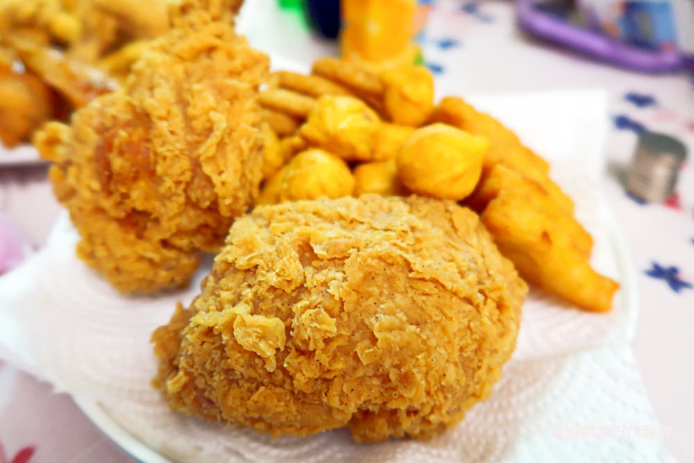 昌平炸雞王新竹南大店，新竹超人氣邪惡雞排！爆紅秘訣就是外皮酥脆鮮嫩多汁