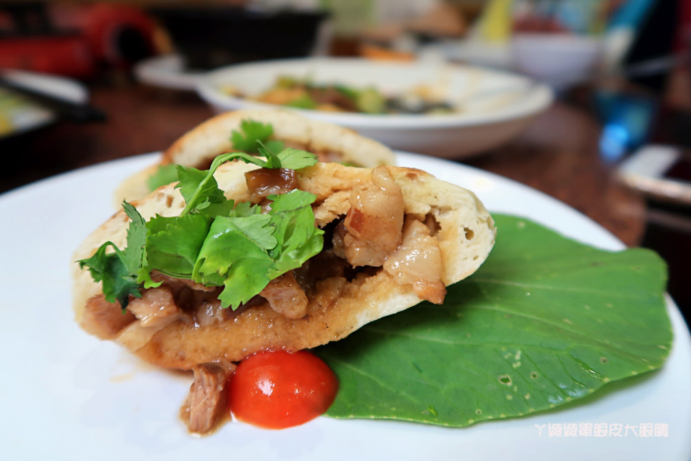 新竹美食推薦！長城小館回來了！你吃過一片片的麵嗎？超好吃的西北寧夏料理