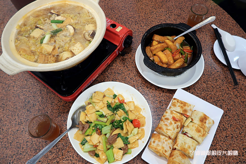 新竹美食推薦！長城小館回來了！你吃過一片片的麵嗎？超好吃的西北寧夏料理