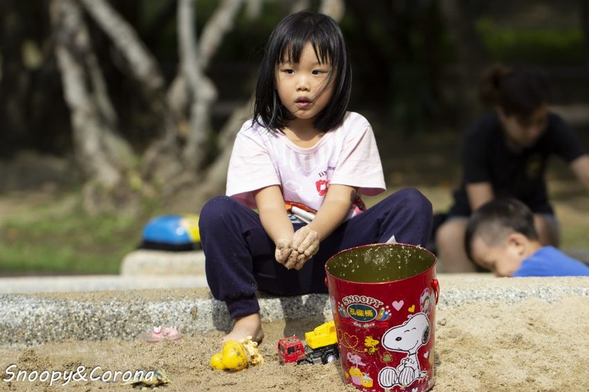 【玩樂．台北】台北特色公園／萬芳四號公園～遮陽沙坑、大型攀爬網架、鳥巢鞦韆和迷你滑草丘，無料溜小孩好去處
