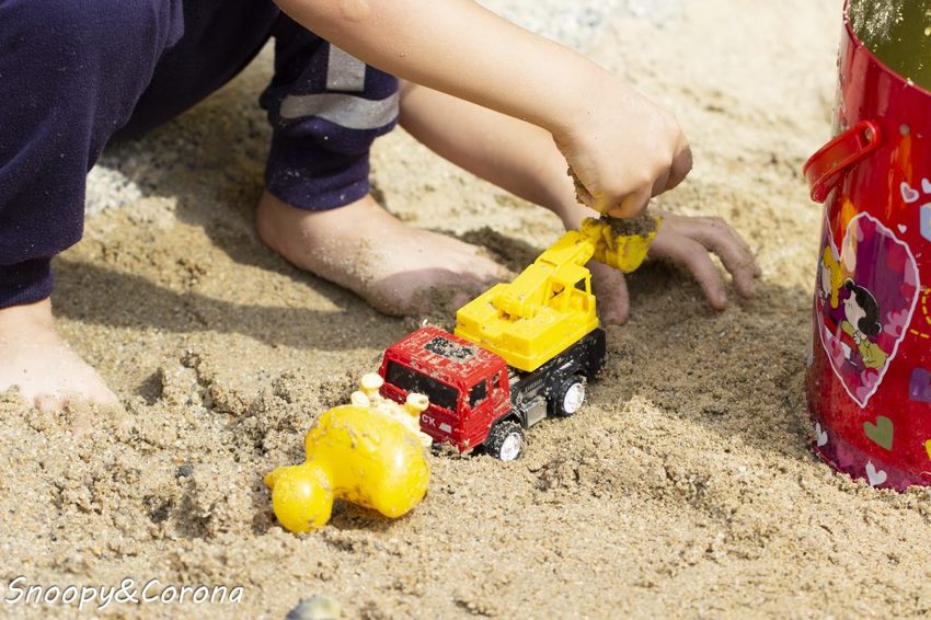 【玩樂．台北】台北特色公園／萬芳四號公園～遮陽沙坑、大型攀爬網架、鳥巢鞦韆和迷你滑草丘，無料溜小孩好去處