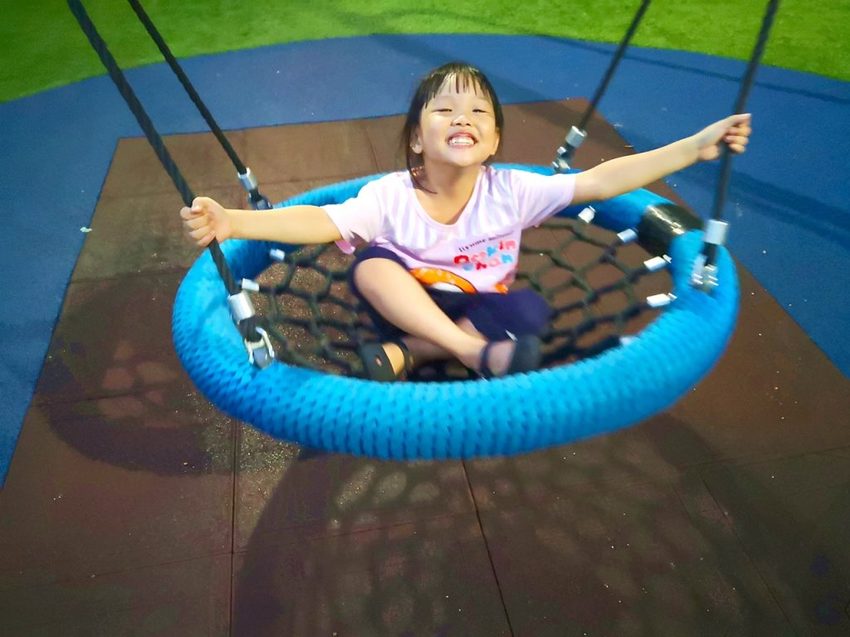 【玩樂．台北】台北特色公園／萬芳四號公園～遮陽沙坑、大型攀爬網架、鳥巢鞦韆和迷你滑草丘，無料溜小孩好去處