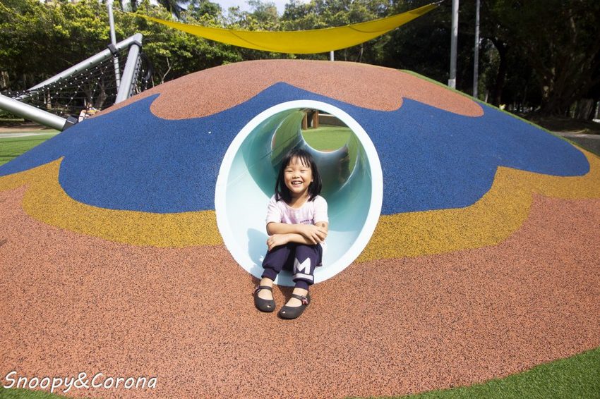 【玩樂．台北】台北特色公園／萬芳四號公園～遮陽沙坑、大型攀爬網架、鳥巢鞦韆和迷你滑草丘，無料溜小孩好去處