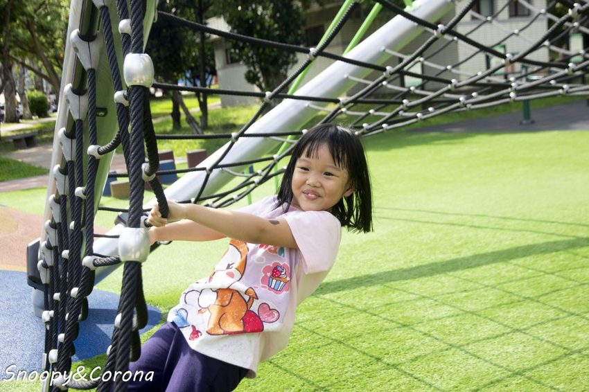 【玩樂．台北】台北特色公園／萬芳四號公園～遮陽沙坑、大型攀爬網架、鳥巢鞦韆和迷你滑草丘，無料溜小孩好去處