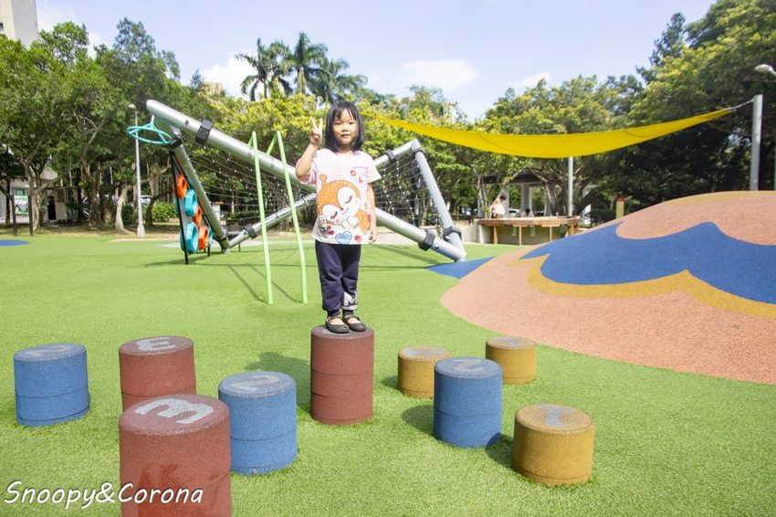 【玩樂．台北】台北特色公園／萬芳四號公園～遮陽沙坑、大型攀爬網架、鳥巢鞦韆和迷你滑草丘，無料溜小孩好去處