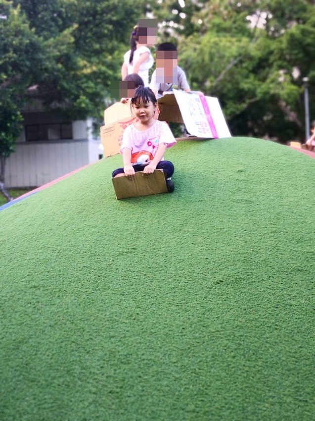 【玩樂．台北】台北特色公園／萬芳四號公園～遮陽沙坑、大型攀爬網架、鳥巢鞦韆和迷你滑草丘，無料溜小孩好去處