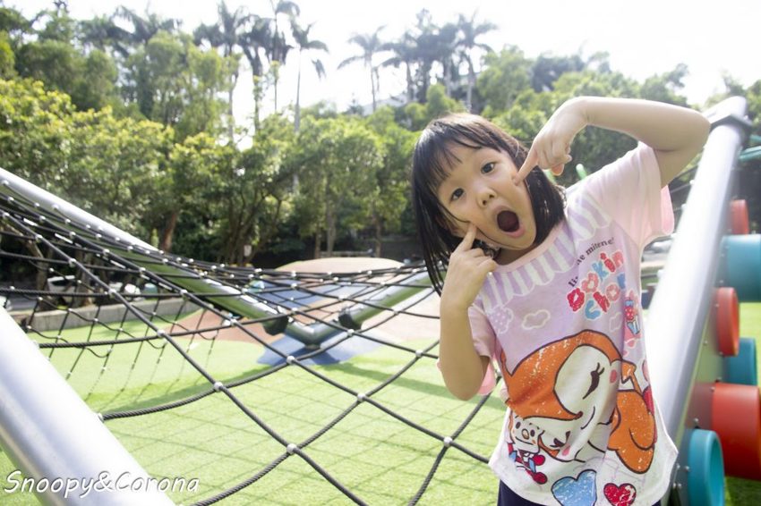 【玩樂．台北】台北特色公園／萬芳四號公園～遮陽沙坑、大型攀爬網架、鳥巢鞦韆和迷你滑草丘，無料溜小孩好去處