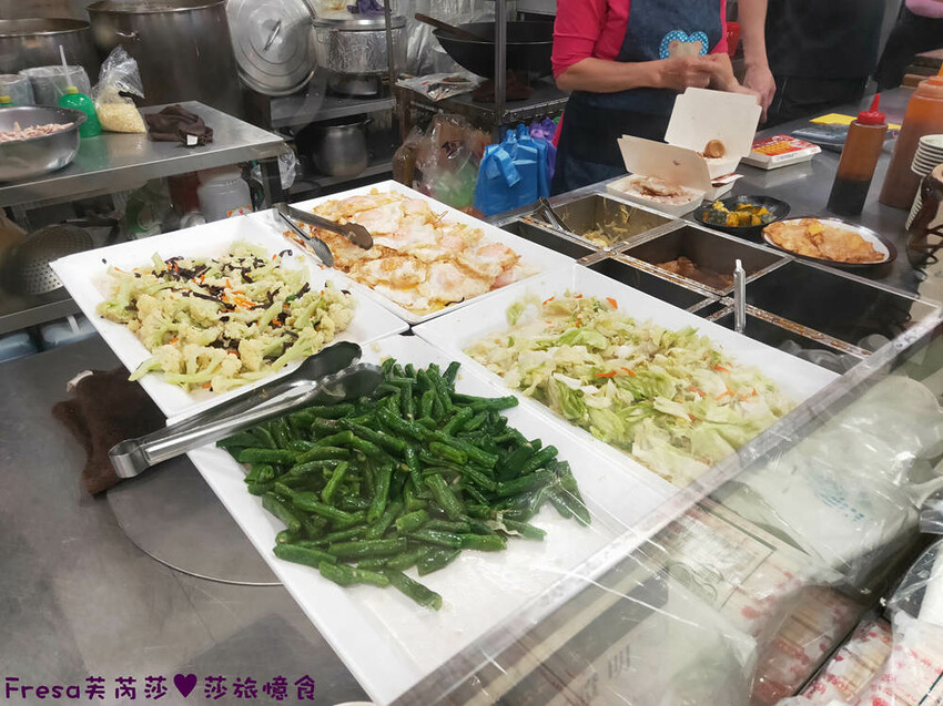 嘉義小吃【阿宏師火雞肉飯】在地人推薦火雞肉飯.雞油飯Q油蔥香!魯肉油香超滑嫩好吃│火雞肉片飯賣完為止│