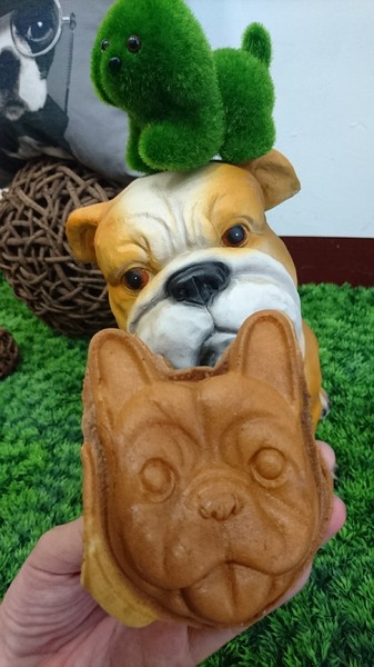 犬首燒:高雄~犬首燒(建工店)~超呆萌法鬥立體造型~汪汪控必吃甜點~好拍到不要不要的~