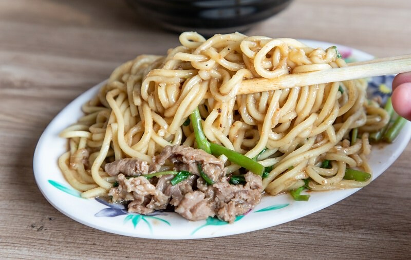 【板橋美食里】雙園街羊肉炒麵(四十年老店)板橋店.炒羊肉.羊肉炒麵.羊肉湯.只賣三味