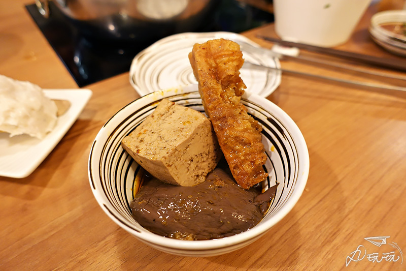 【椒貴妃麻辣鍋】眷村改造歐風平房,香辣湯頭新鮮食材美味推薦