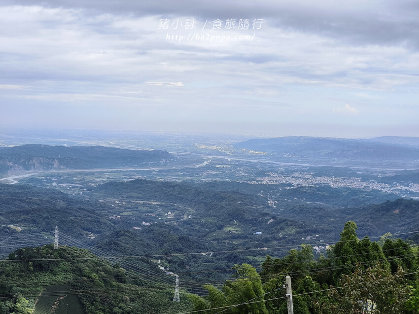 南投。竹山》望際回家。地點略偏僻但有著無敵夜景的居家型民宿