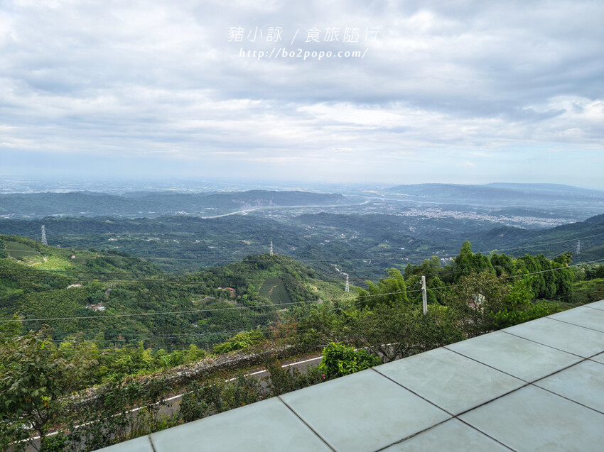南投。竹山》望際回家。地點略偏僻但有著無敵夜景的居家型民宿