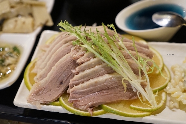 阿源私房菜:老饕私藏 向上市場30年的好味道 極品閹雞超好吃 阿源私房菜